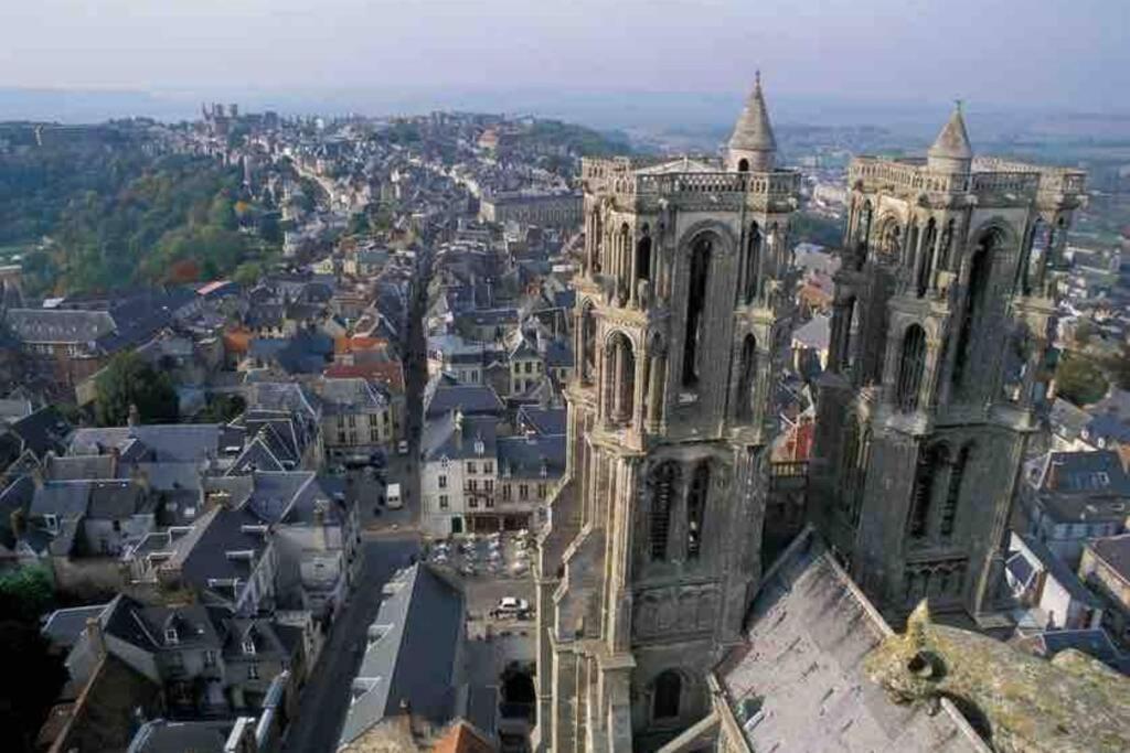 Laon : « Suite Privee Au Pied De La Cathedrale » Buitenkant foto